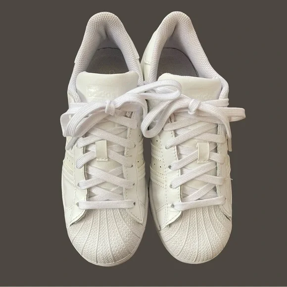 Adidas Brand Women’s Superstar Athletic Shoe White Monochrome Size 5 1/2 - Picture 1 of 6